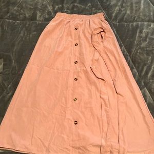Maxi skirt. Pink. Medium